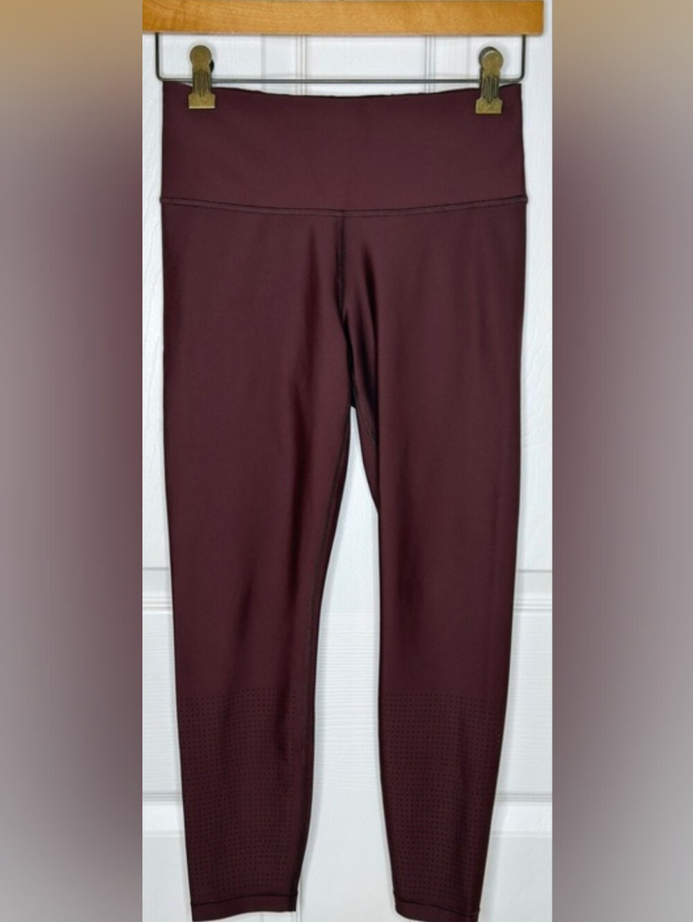 Athleta Interval Perforated Tight Ankle Leggings Maroon Women’s Size M